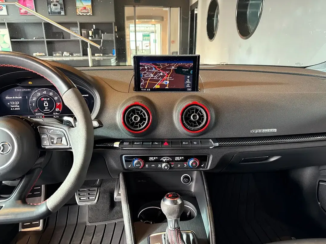 Audi RS3 2.5 TFSI quattro - Thumbnail 19