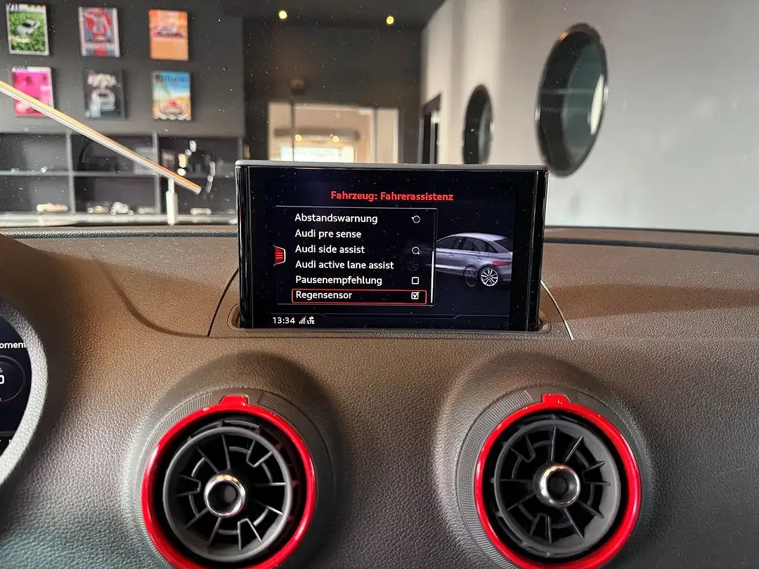 Audi RS3 2.5 TFSI quattro - Thumbnail 23