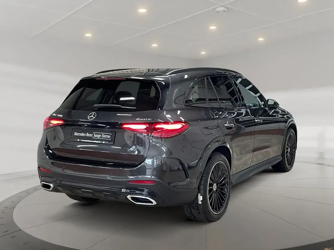 Mercedes-Benz GLC 300 4MATIC AMG MBUX Night - foto 2