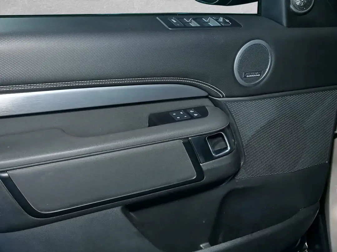 Land Rover Discovery D300 R-Dynamic HSE - Thumbnail 11