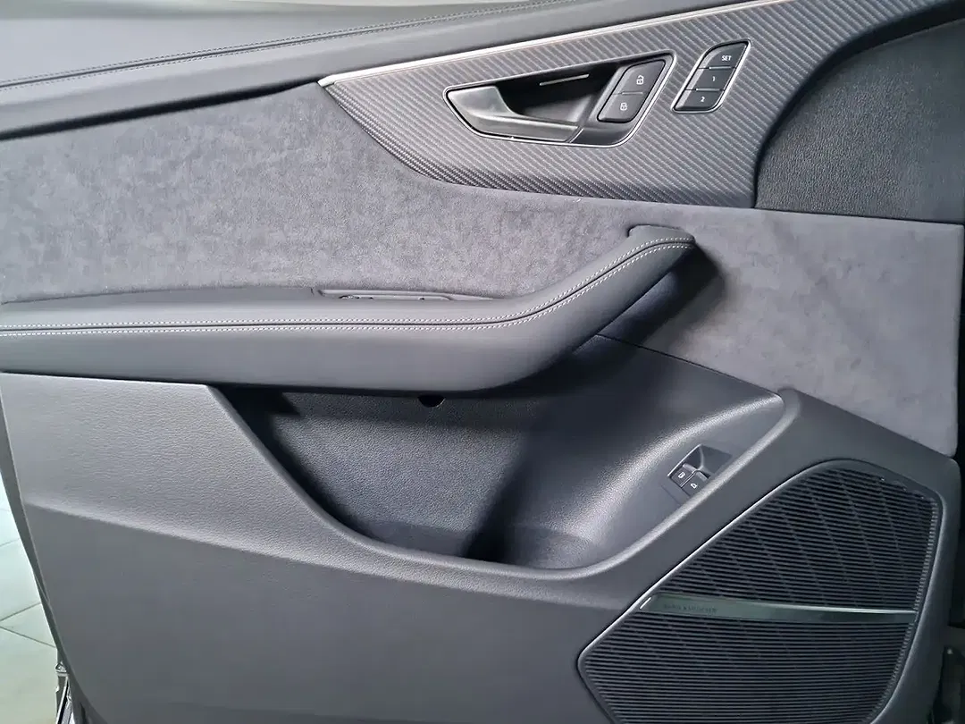 Audi Q8 TFSI e tiptronic quattro S line - Thumbnail 13
