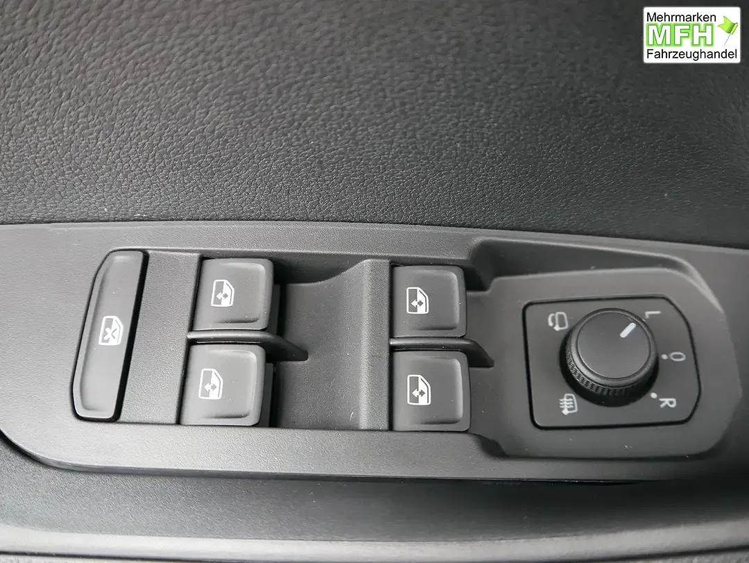 Skoda Karoq 2.0 TDI DSG 4x4 Sportline - Thumbnail 8