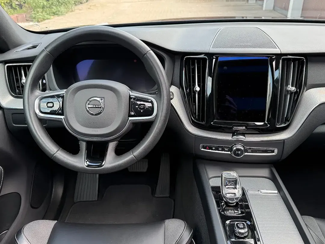 Volvo XC60 AWD R-Design - Thumbnail 14