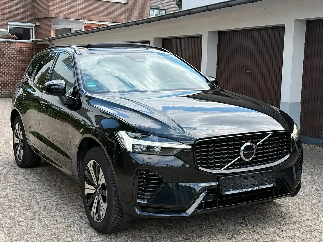 Volvo XC60 AWD R-Design - Thumbnail 3