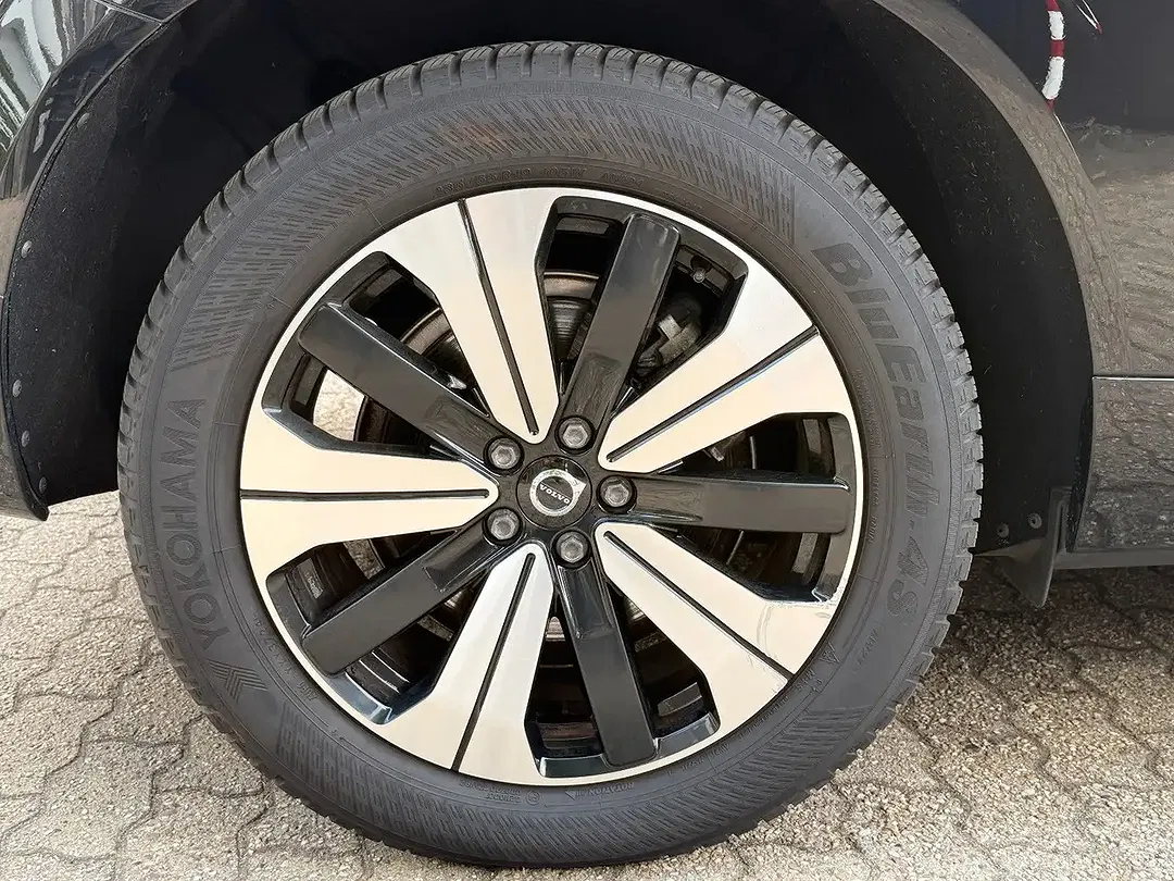 Volvo XC60 AWD R-Design - Thumbnail 9