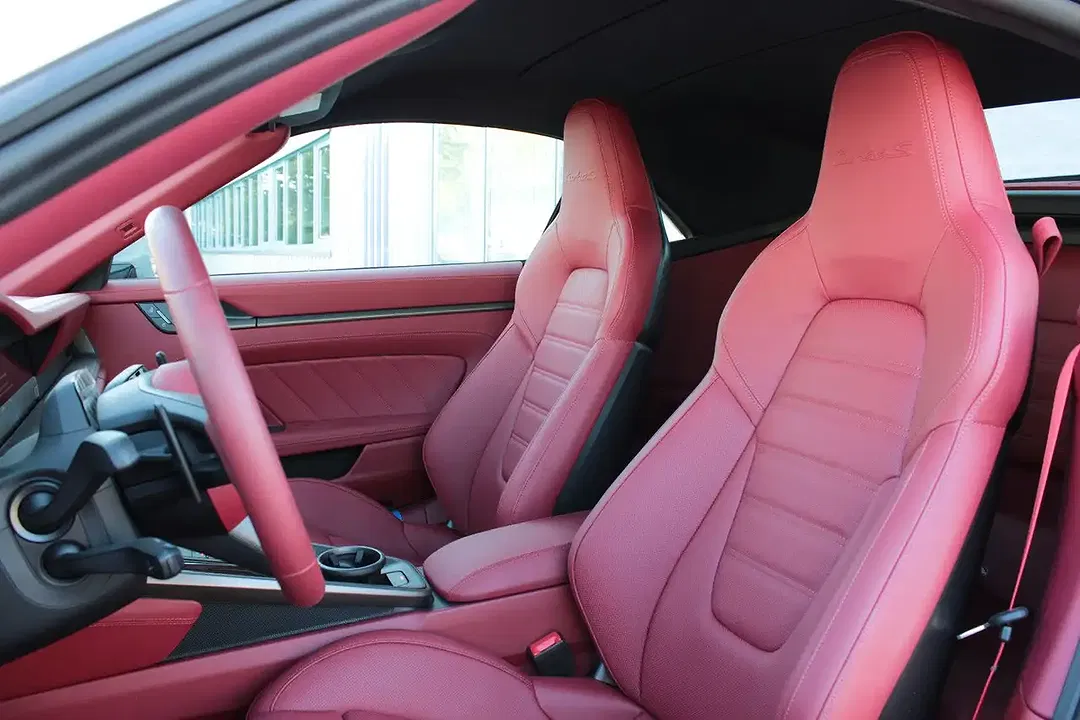 Porsche 911 Turbo S Cabriolet - Thumbnail 10