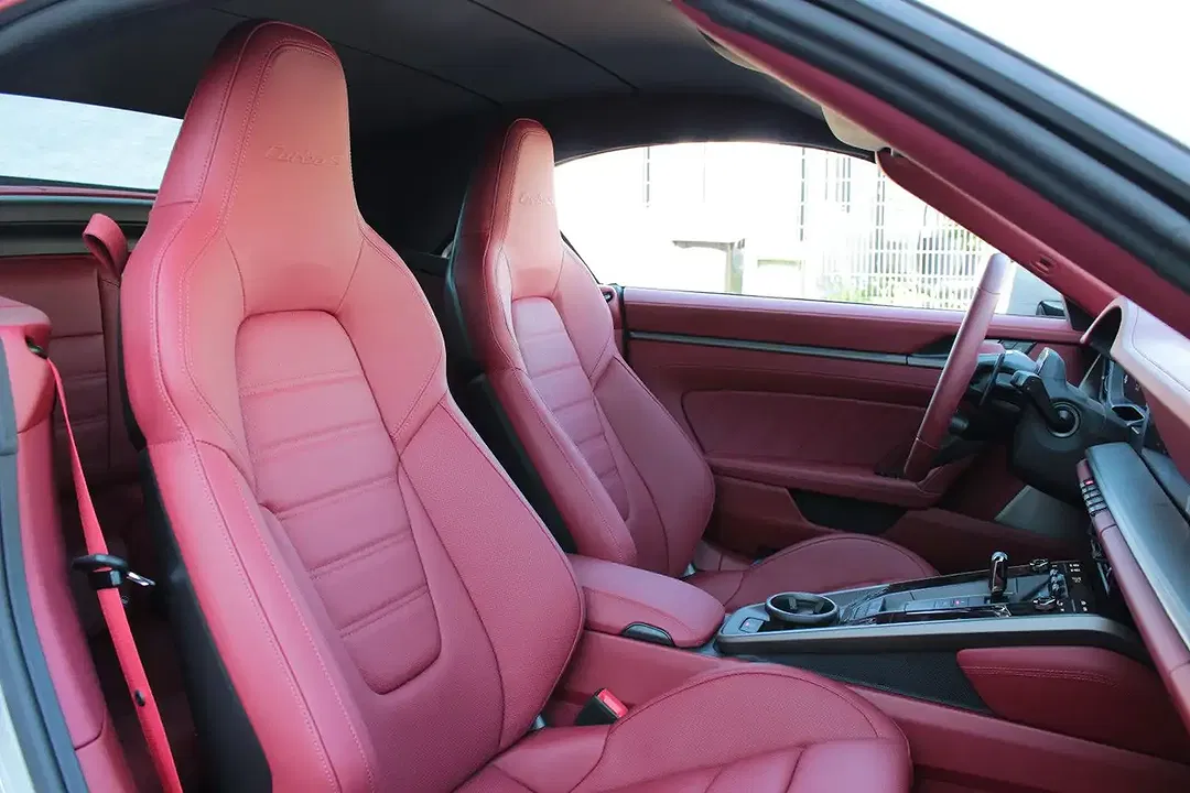 Porsche 911 Turbo S Cabriolet - Thumbnail 12