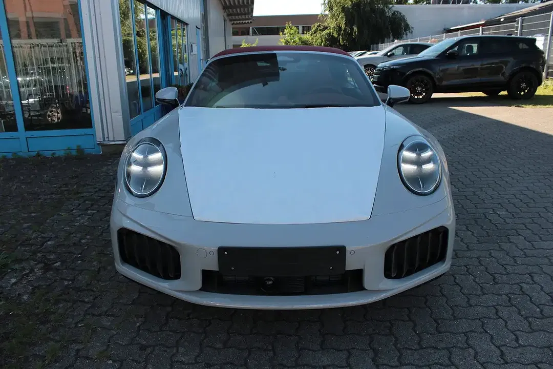 Porsche 911 Turbo S Cabriolet - Thumbnail 2
