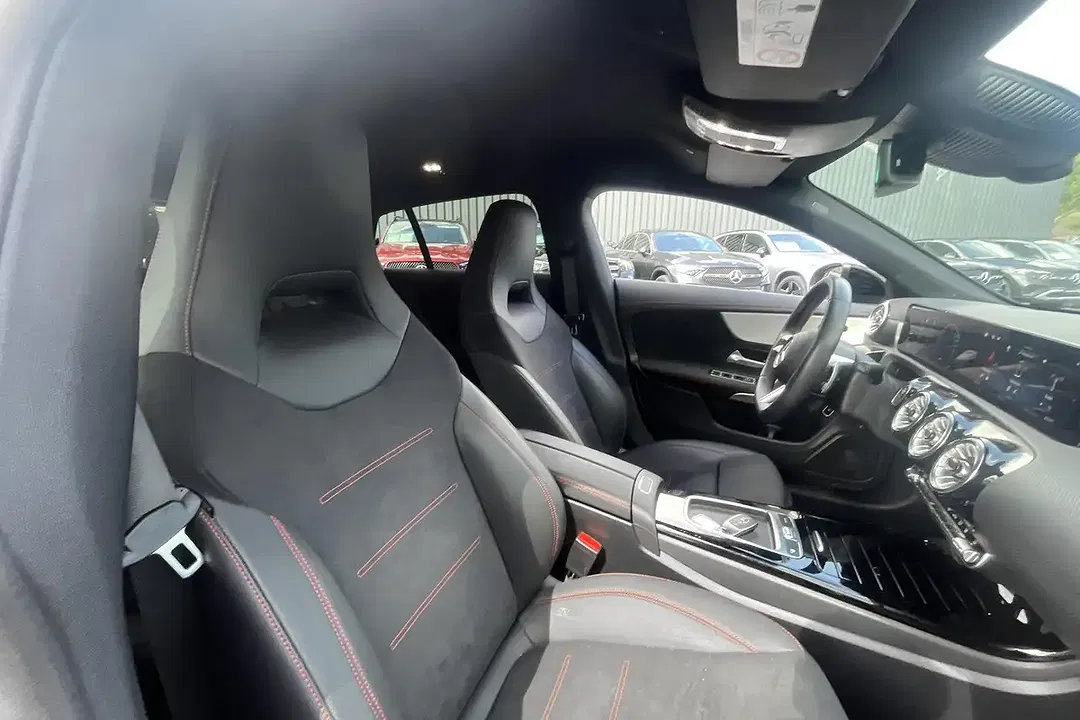 Mercedes-Benz CLA 250 AMG Line Night - Thumbnail 6