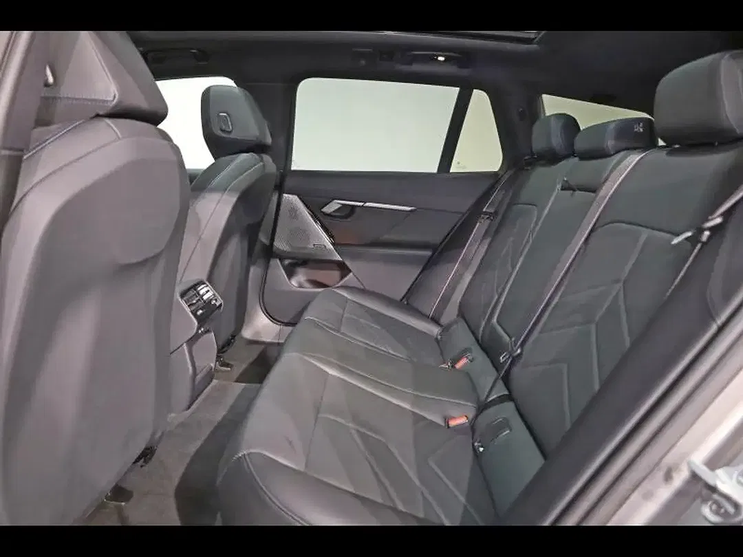 BMW 520 Touring M Sport - Thumbnail 11
