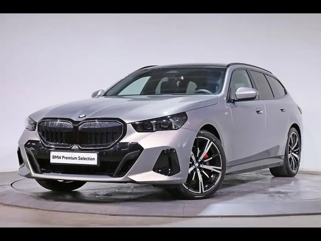 BMW 520 Touring M Sport - Thumbnail 2