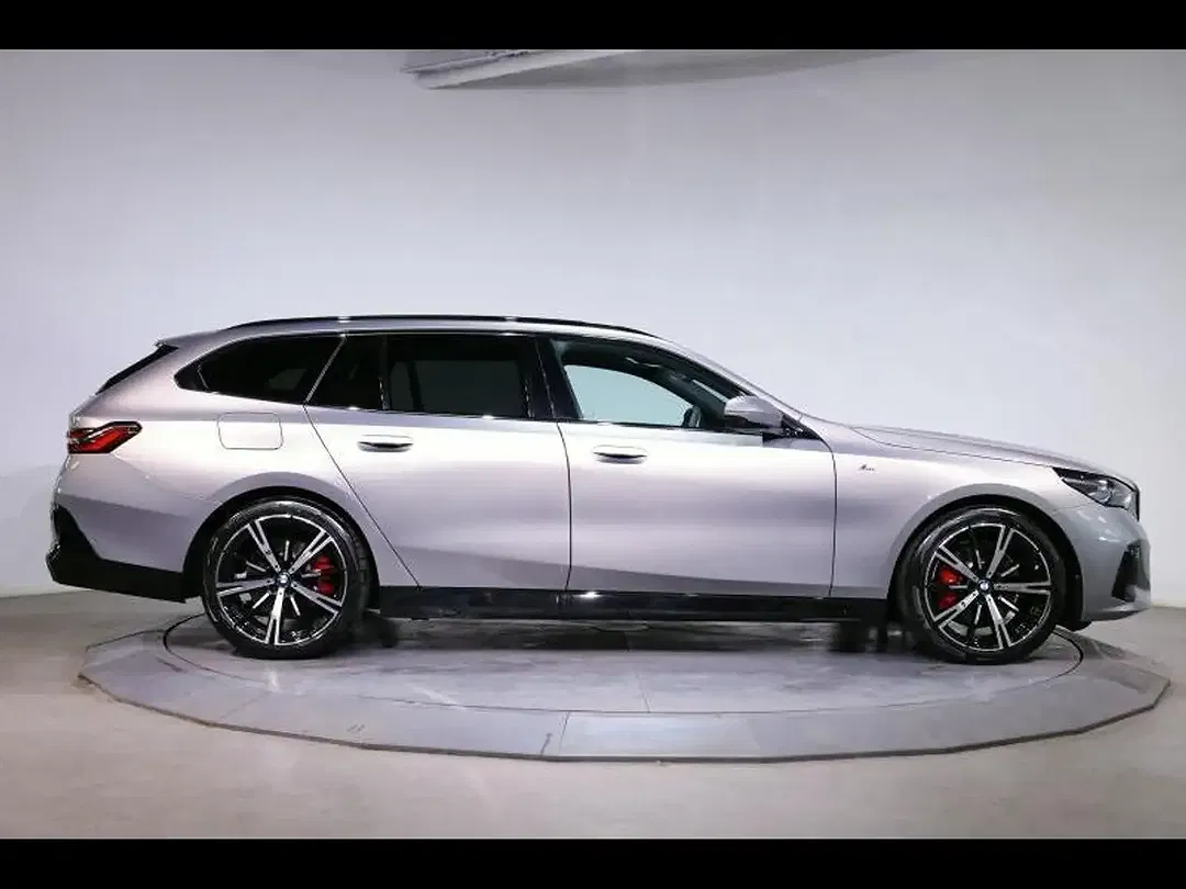 BMW 520 Touring M Sport - Thumbnail 4
