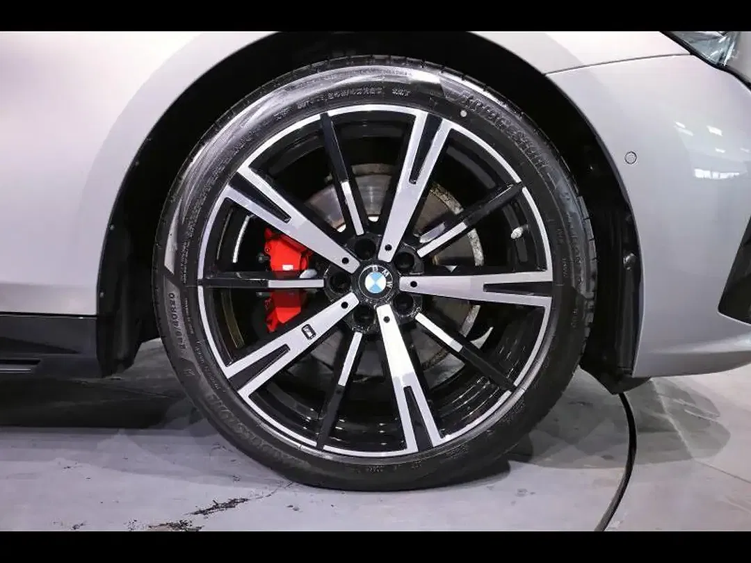 BMW 520 Touring M Sport - Thumbnail 9