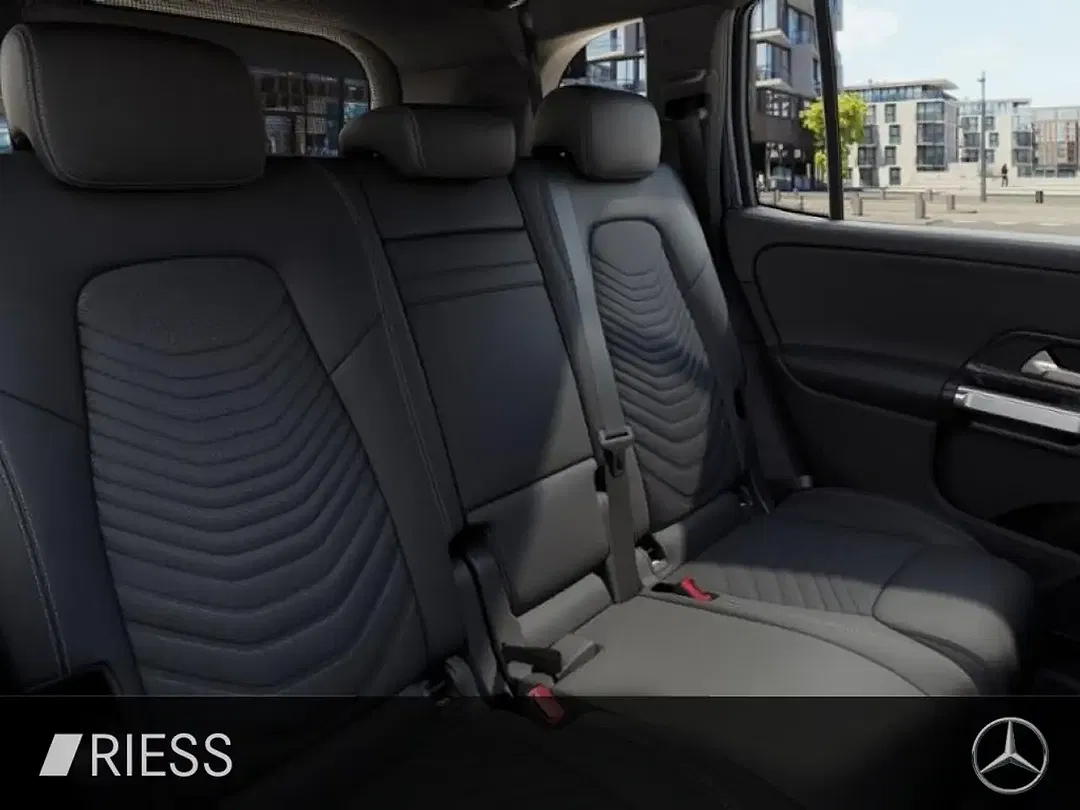 Mercedes-Benz EQB 250 - Thumbnail 12
