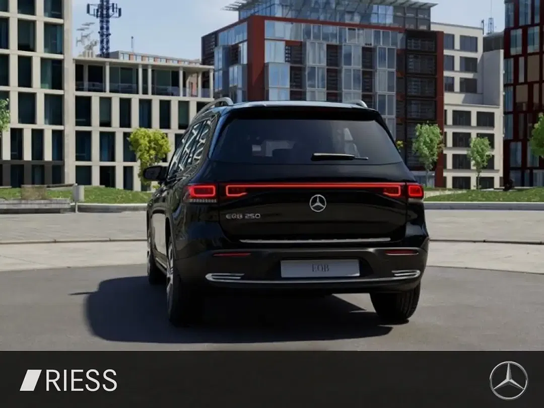 Mercedes-Benz EQB 250 - Thumbnail 5