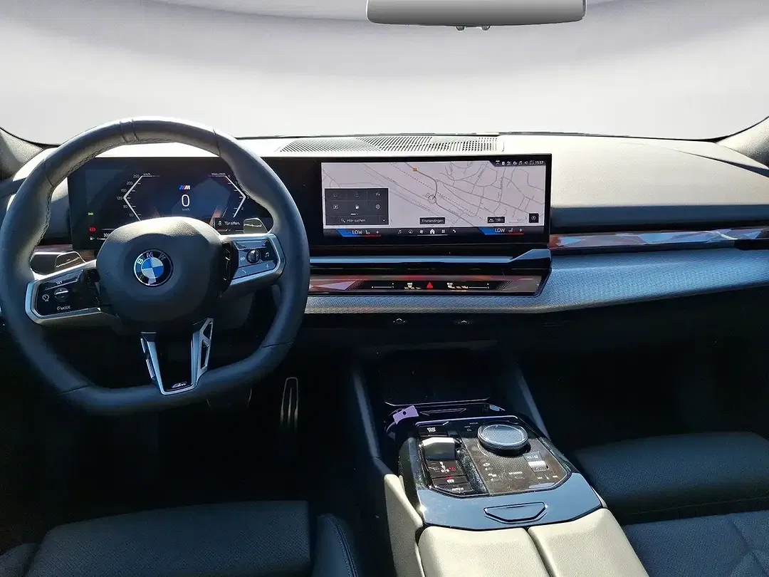BMW 520 xDrive Touring M Sport Pro - Thumbnail 11