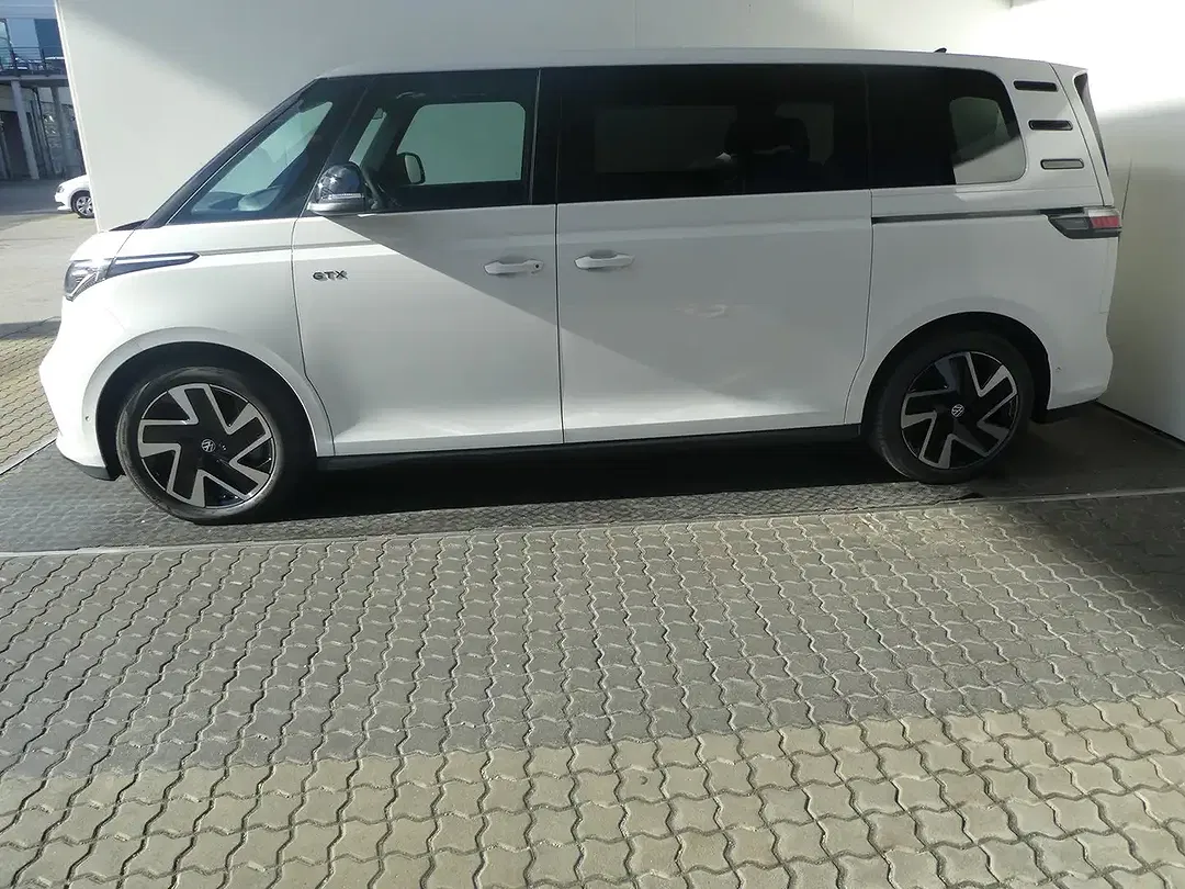 Volkswagen ID. Buzz 4Motion - Thumbnail 3