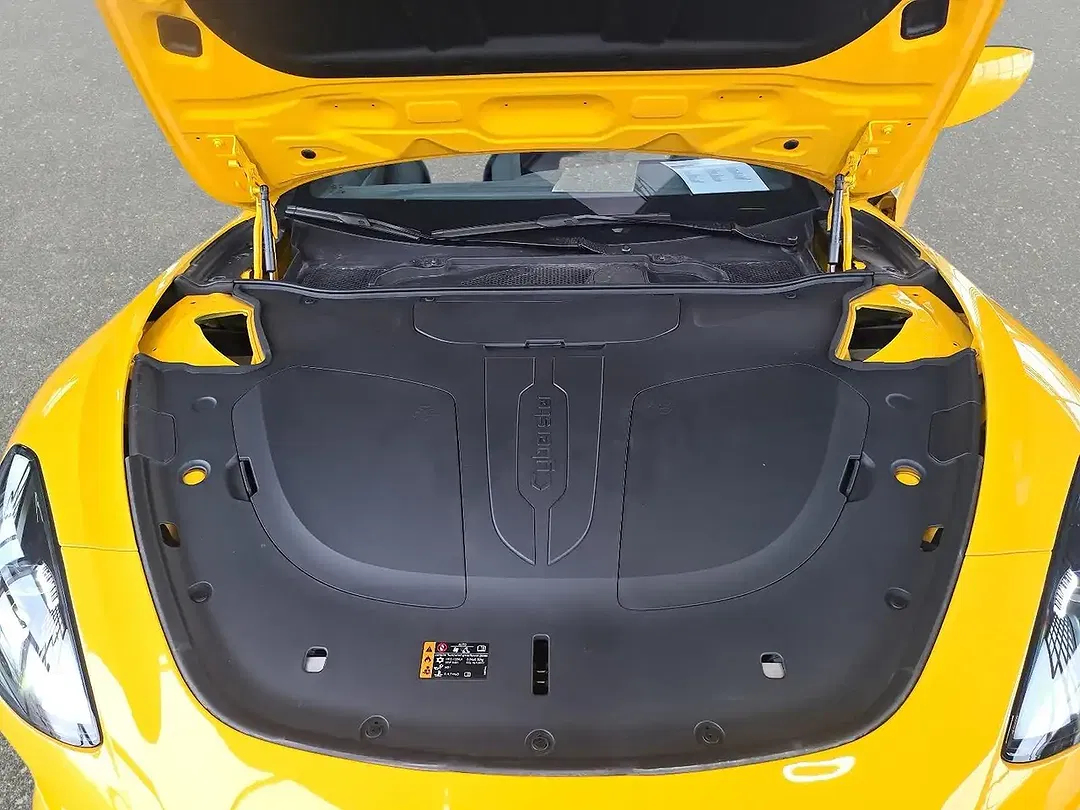 MG Cyberster EV - Thumbnail 16