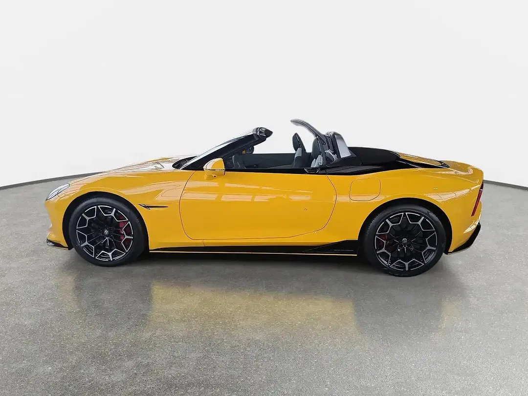 MG Cyberster EV - Thumbnail 6