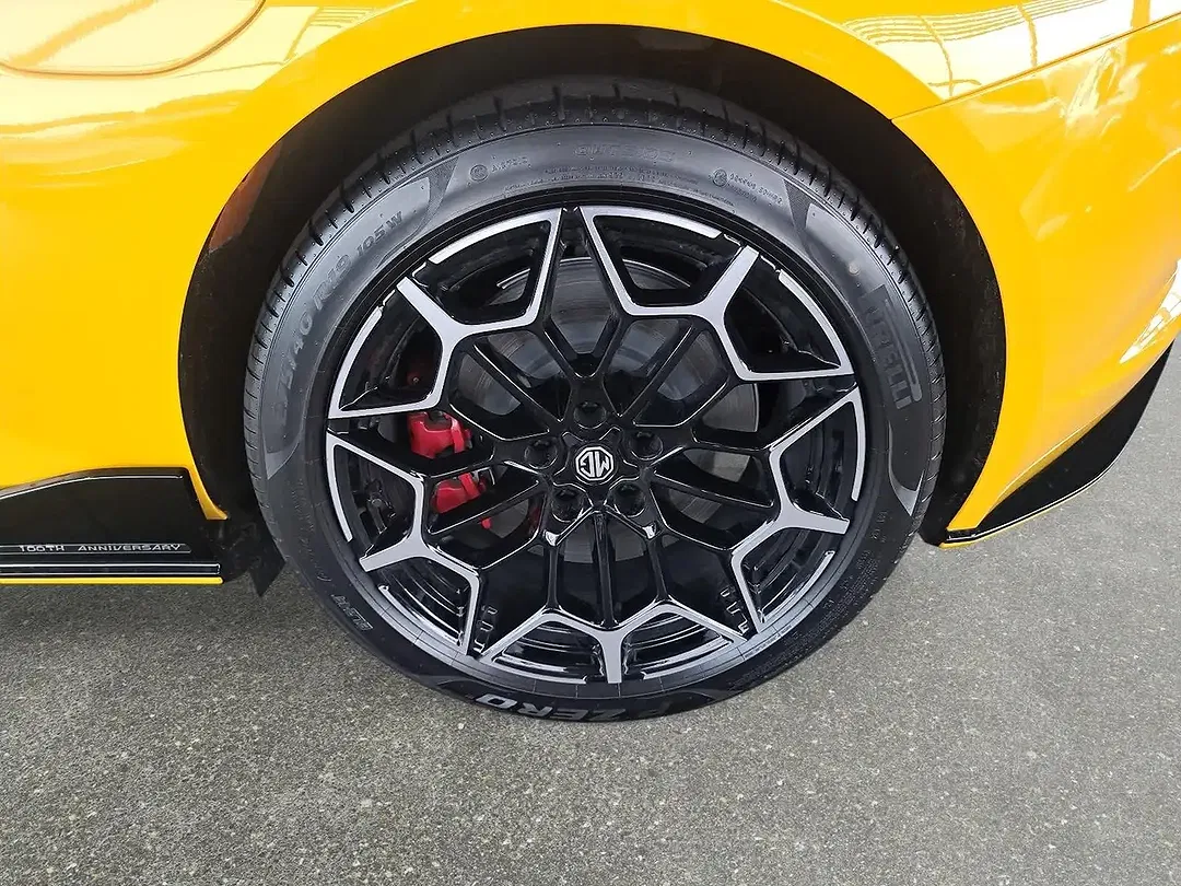 MG Cyberster EV - Thumbnail 7