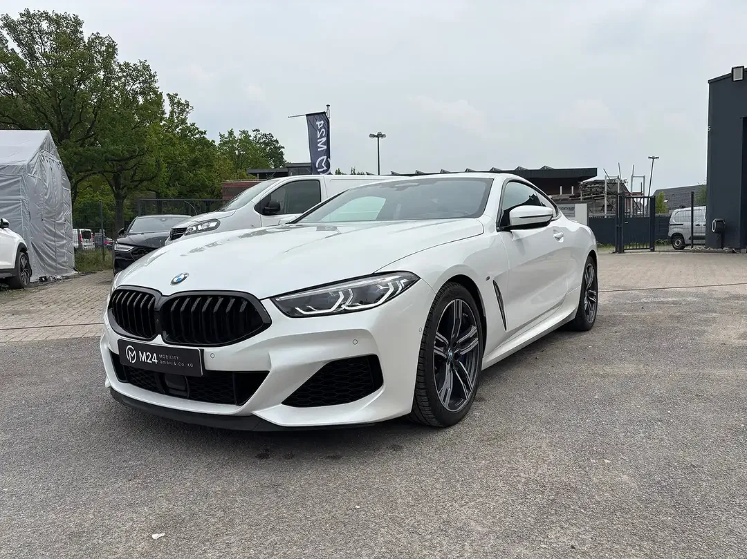 BMW M850 xDrive - Thumbnail 6