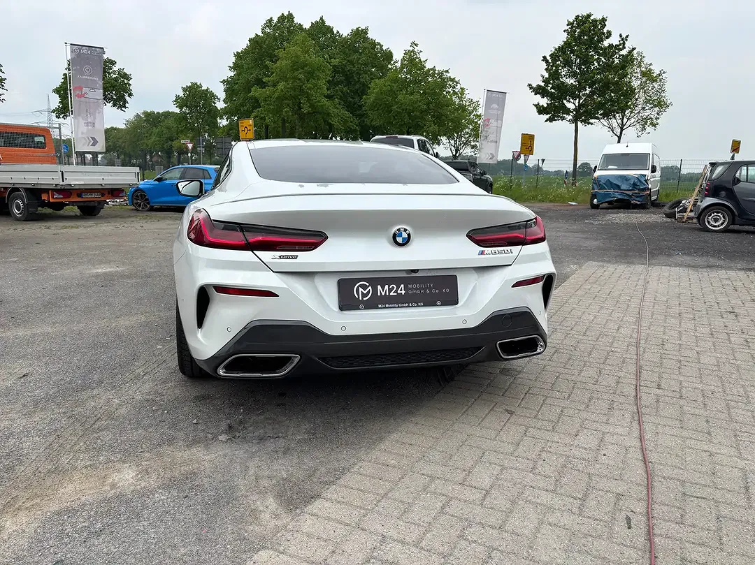 BMW M850 xDrive - Thumbnail 7
