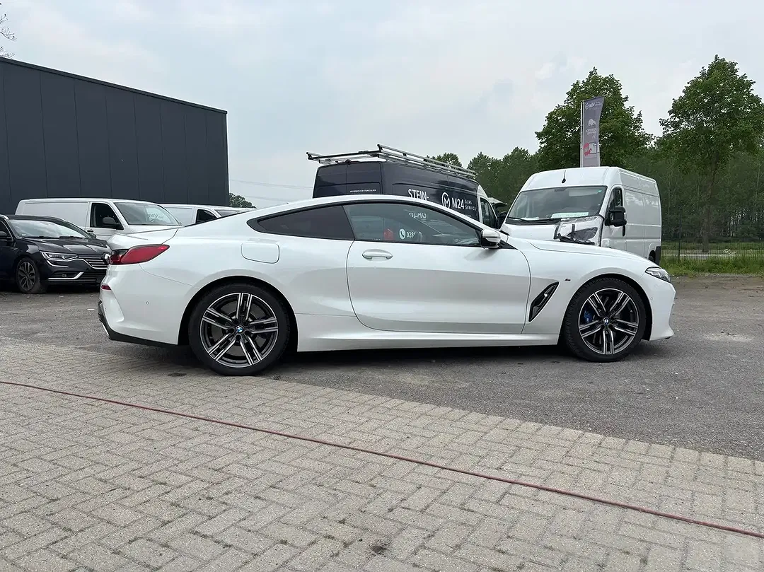 BMW M850 xDrive - Thumbnail 5