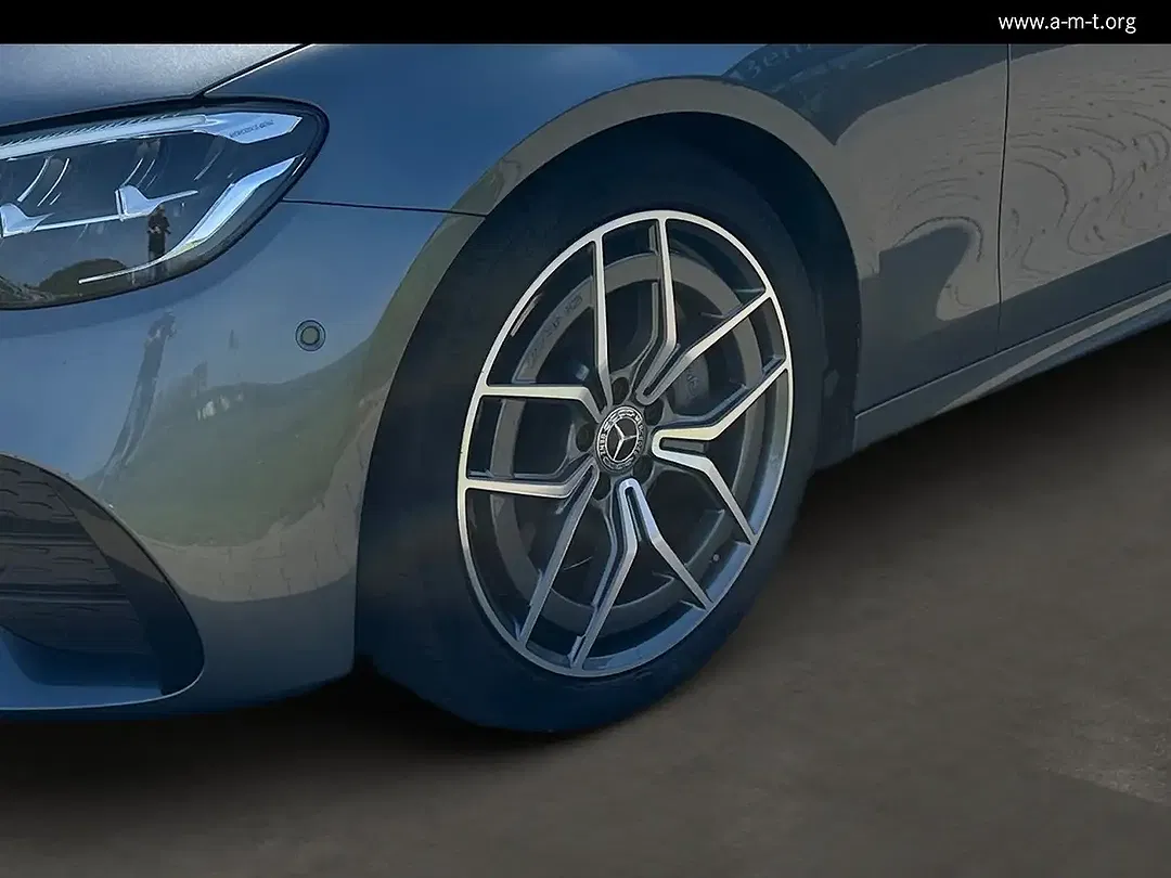 Mercedes-Benz E 220 AMG Line - Thumbnail 6