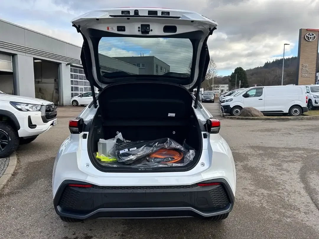Toyota C-HR PHEV Teamplayer - Thumbnail 9