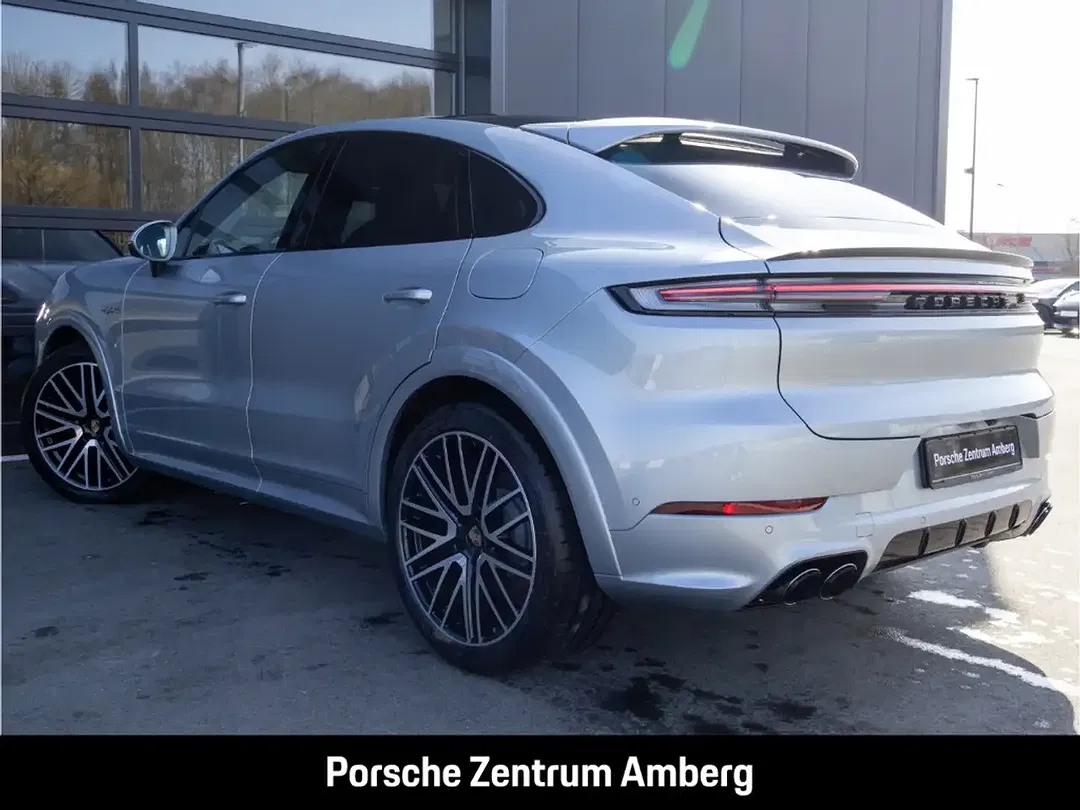 Porsche Cayenne E-Hybrid Coupe - Thumbnail 3
