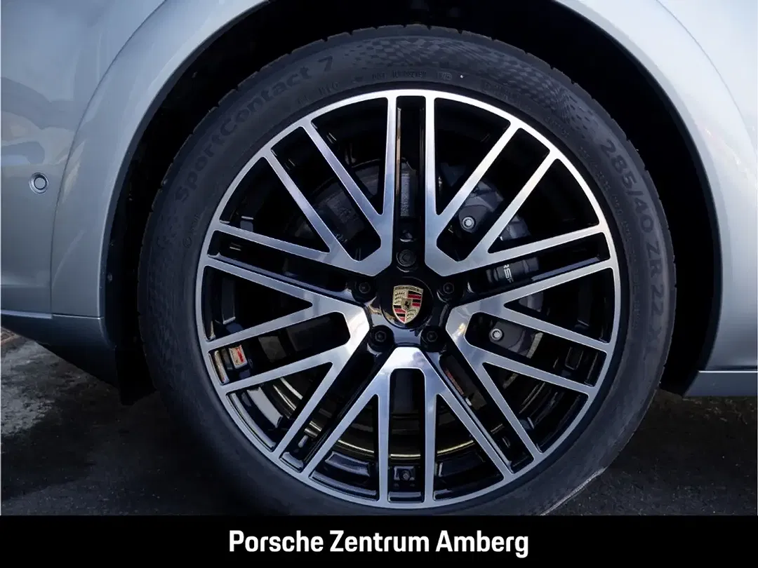 Porsche Cayenne E-Hybrid Coupe - Thumbnail 9