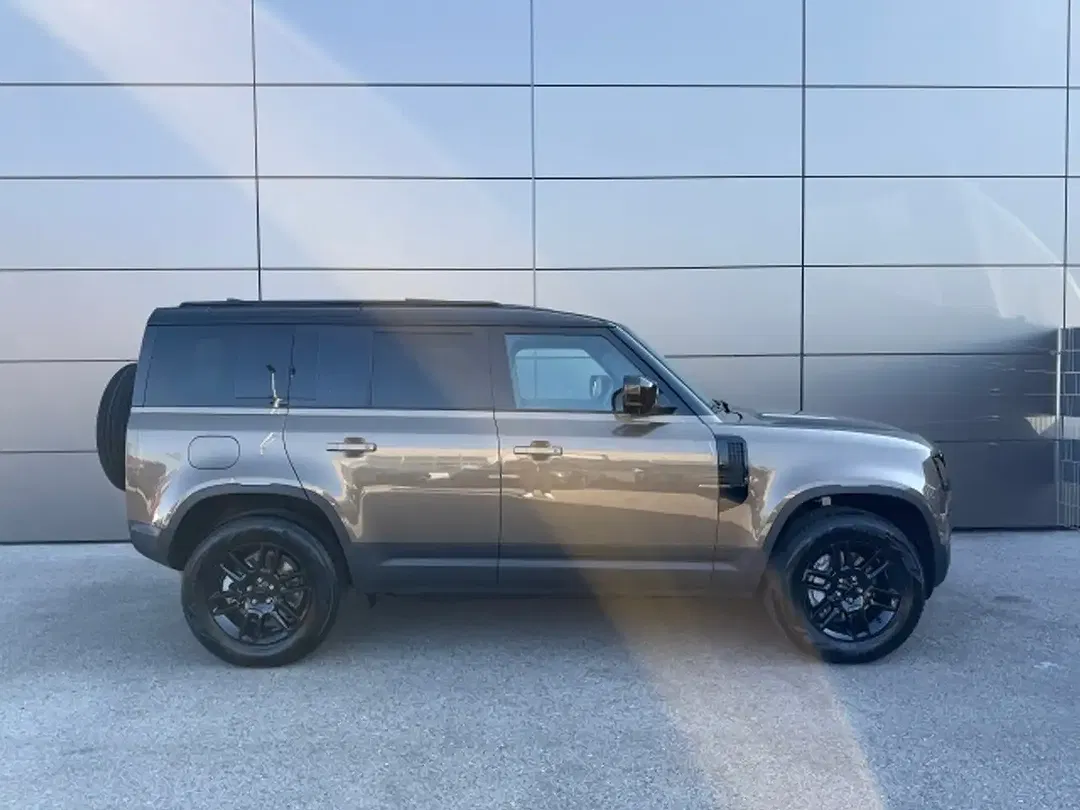 Land Rover Defender P300e PHEV 110 S - Thumbnail 4