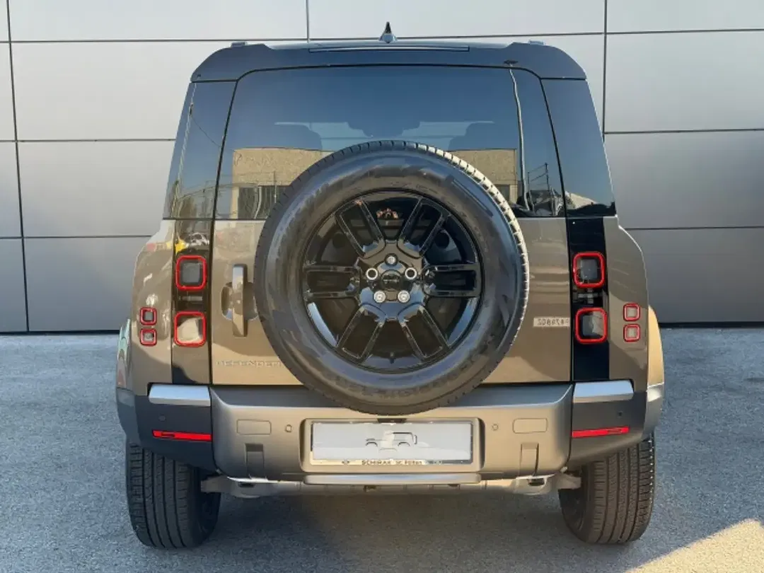 Land Rover Defender P300e PHEV 110 S - Thumbnail 5