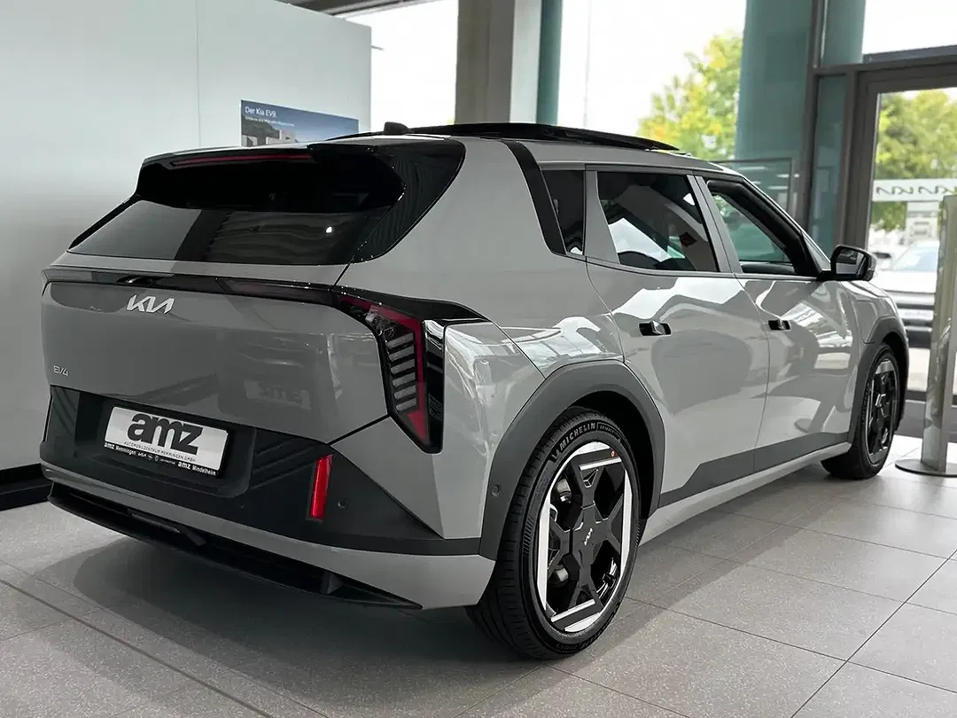 Kia EV4 Earth - Thumbnail 5