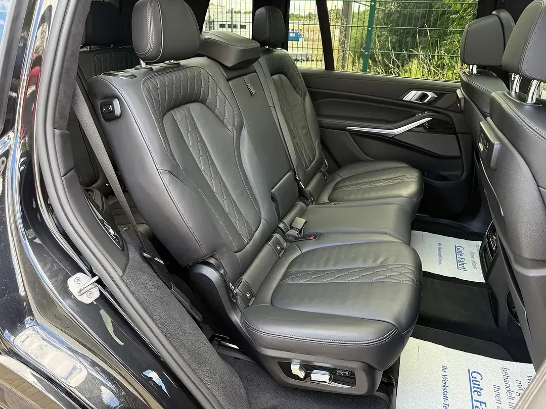 BMW X7 M AUT M50 - foto 8