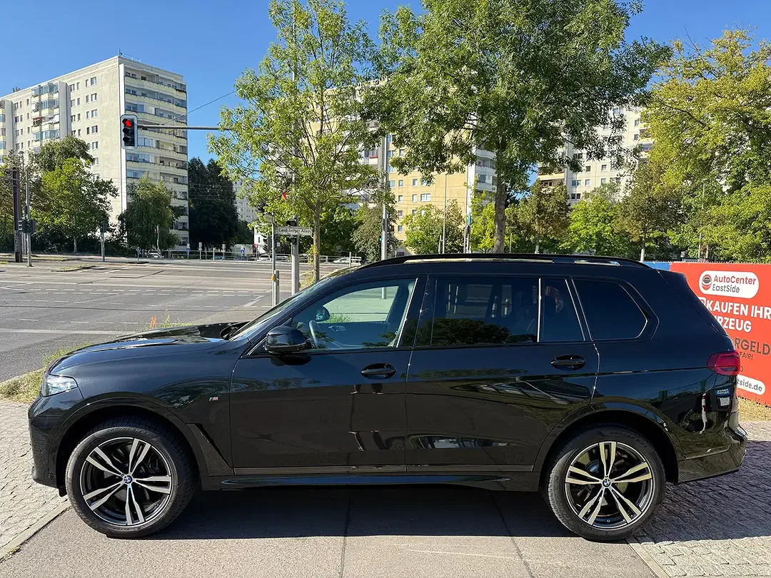 BMW X7 M AUT M50 - foto 2