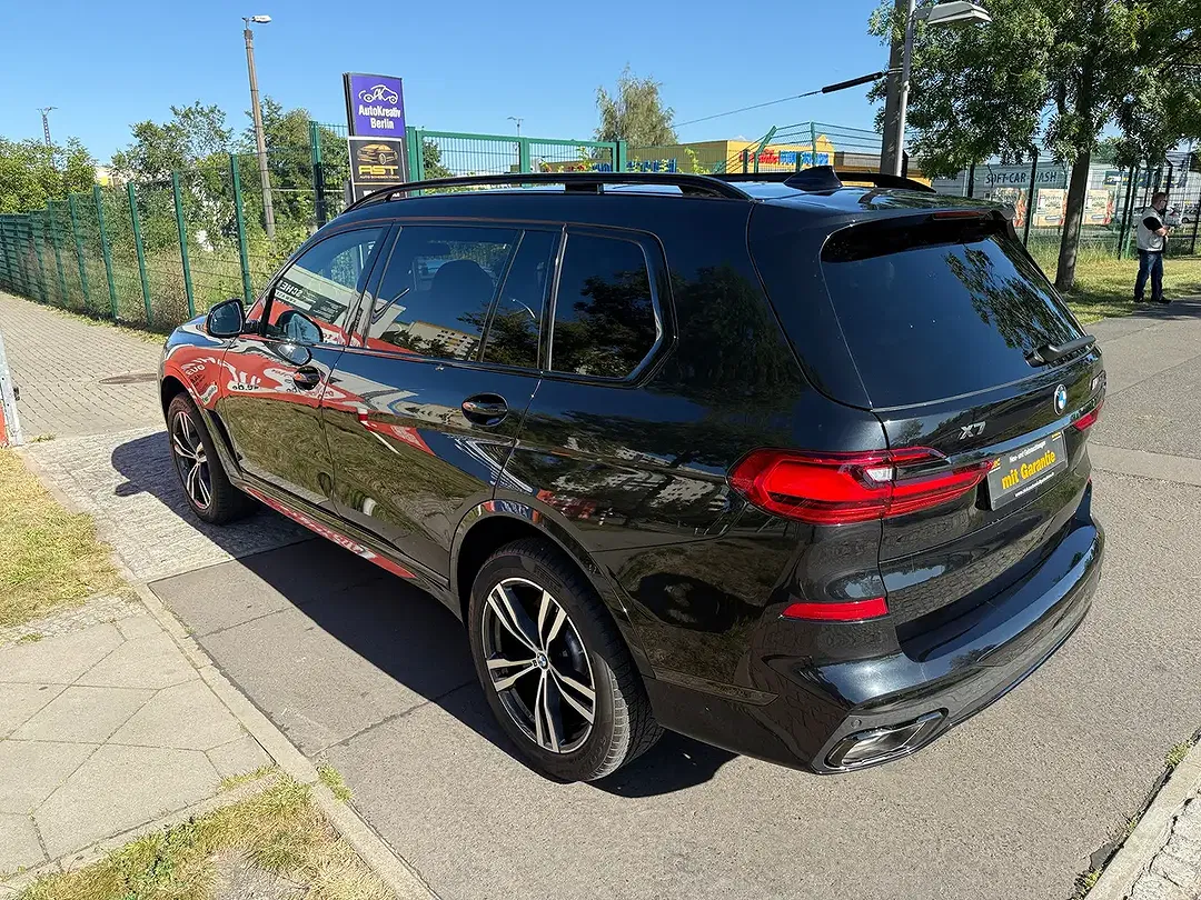 BMW X7 M AUT M50 - Thumbnail 3