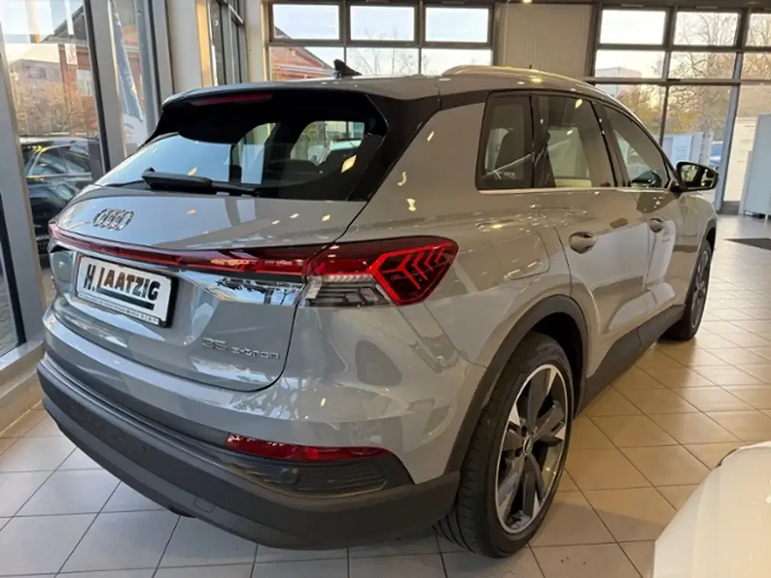 Audi Q4 e-tron 35 - Thumbnail 3