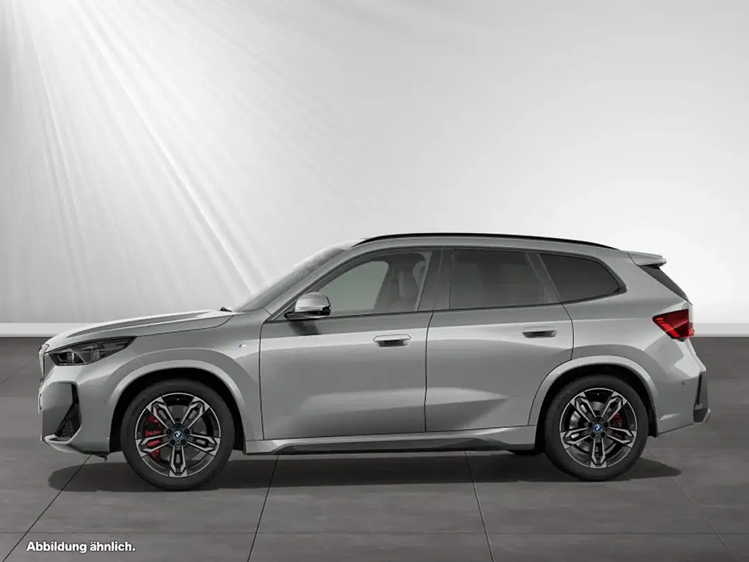 BMW iX1 xDrive M Sport - Thumbnail 5