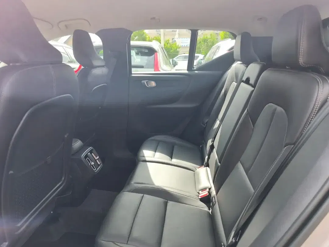 Volvo XC40 B3 Core - Thumbnail 14