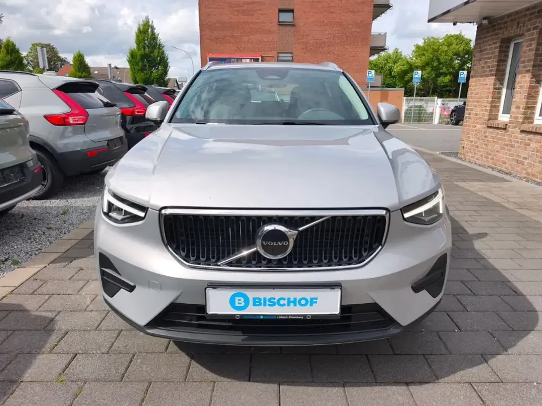 Volvo XC40 B3 Core - Thumbnail 3