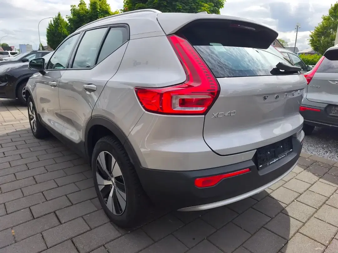 Volvo XC40 B3 Core - Thumbnail 5