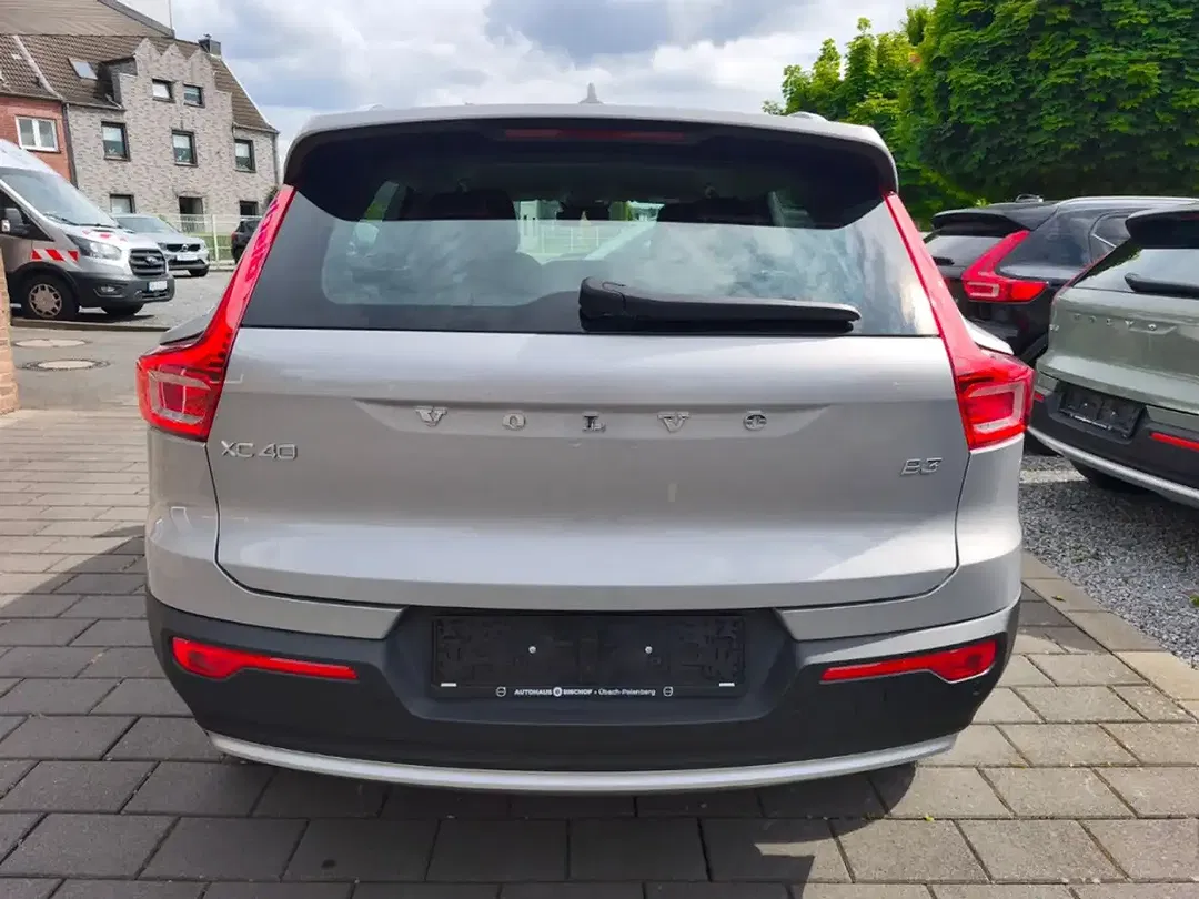 Volvo XC40 B3 Core - Thumbnail 6