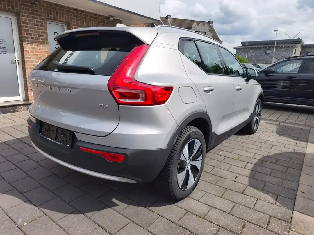 Volvo XC40 B3 Core - Thumbnail 8