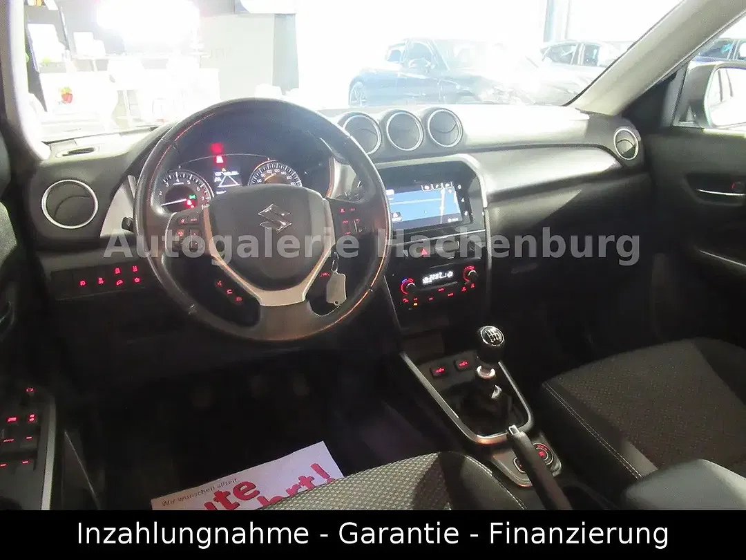 Suzuki Vitara Hybrid 4x4 - Thumbnail 9