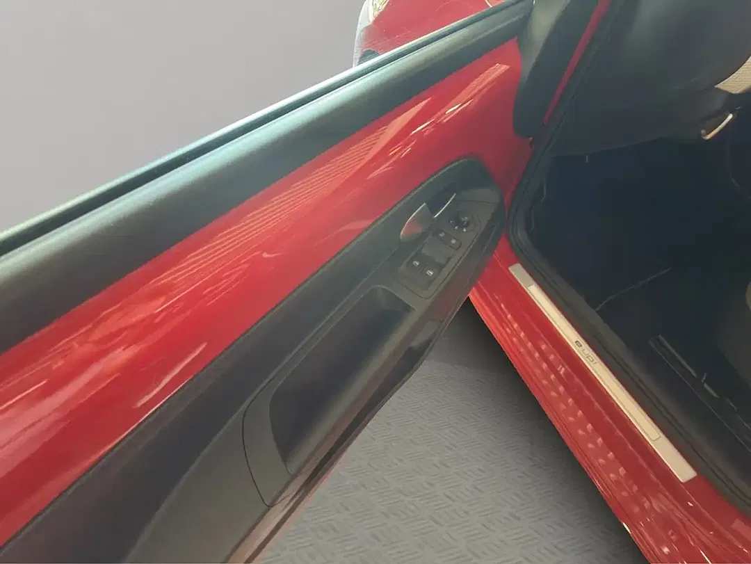Volkswagen e-up! Style - Thumbnail 10