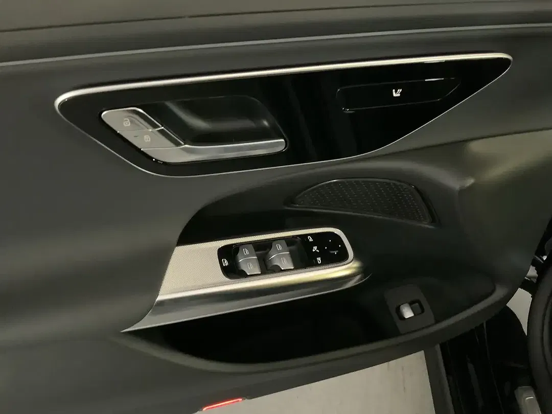 Mercedes-Benz E 220 Avantgarde - Thumbnail 11