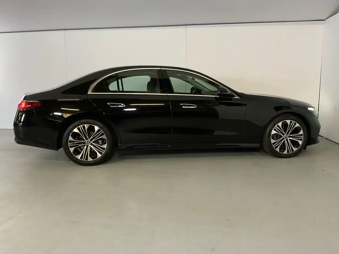 Mercedes-Benz E 220 Avantgarde - Thumbnail 3