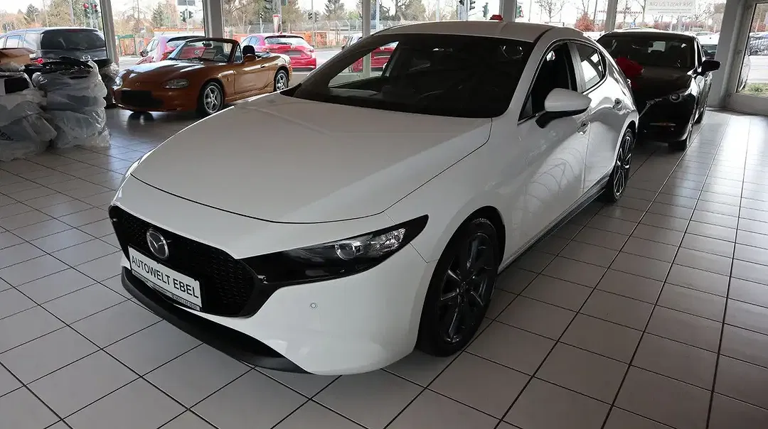Mazda 3 - foto 1