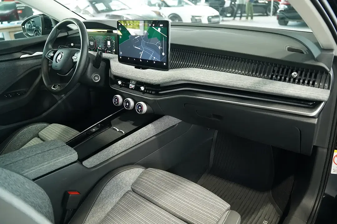 Skoda Superb 1.5 TSI DSG - foto 14